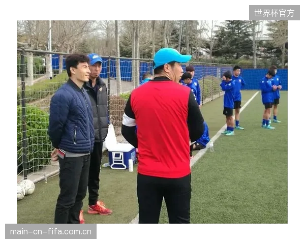 对于青训机构而言,与其花费重金购买经过超声波探伤的球棒,不如将这笔预算用于聘请更高水平的打击教练,这或许是更明智的投资 对于青训机构而言,与其花费重金购买经过超声波探伤的球棒,不如将这笔预算用于聘请更高水平的打击教练,这或许是更明智的投资
